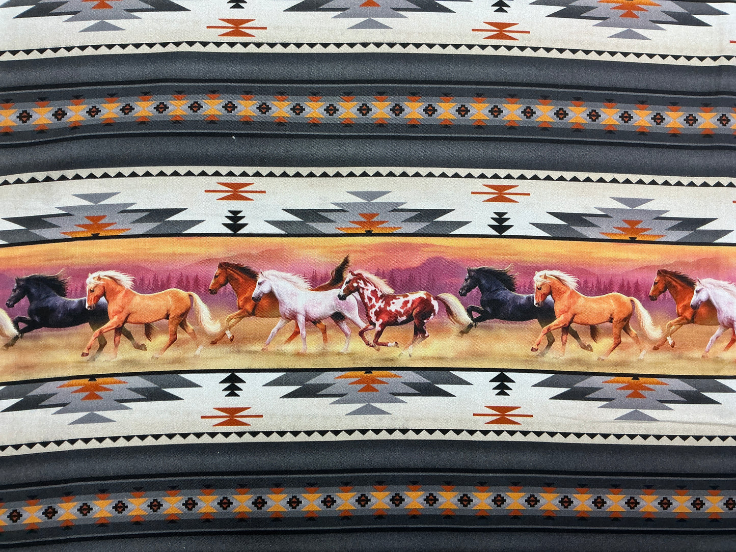 Chevaux sauvages (Gris)