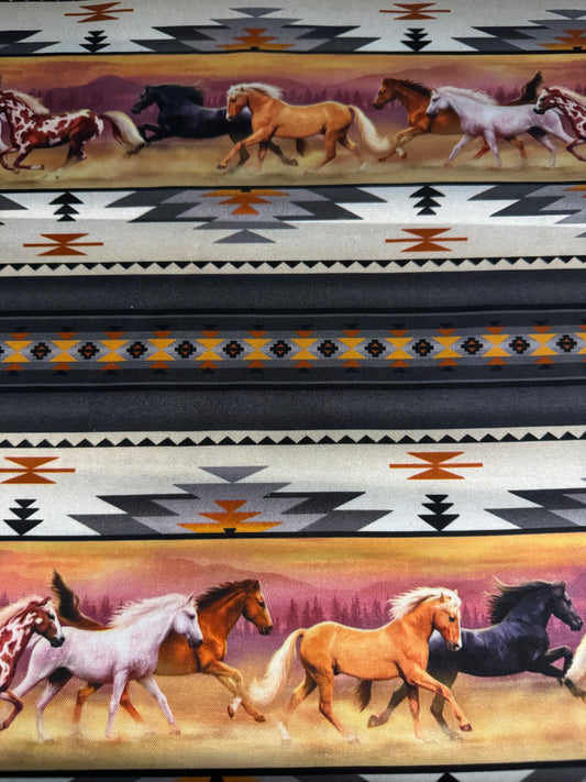 Chevaux sauvages (gris)